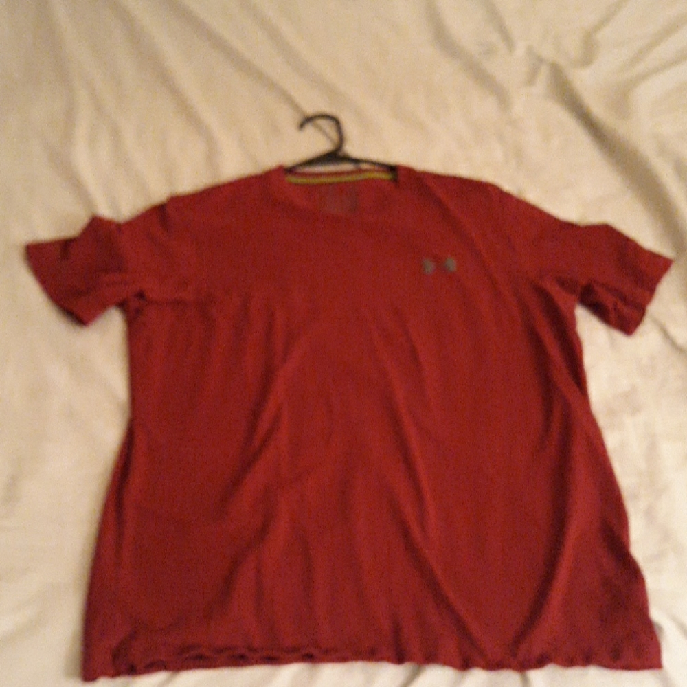 Under Armour t shirt